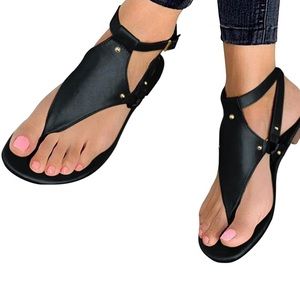 Brand new never worn tried on and my foot is too narrow black size 8 (39) sandal